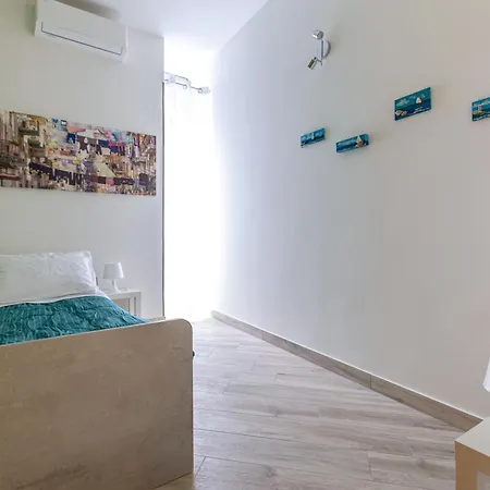 La Dimora Del Tritone Apartment *